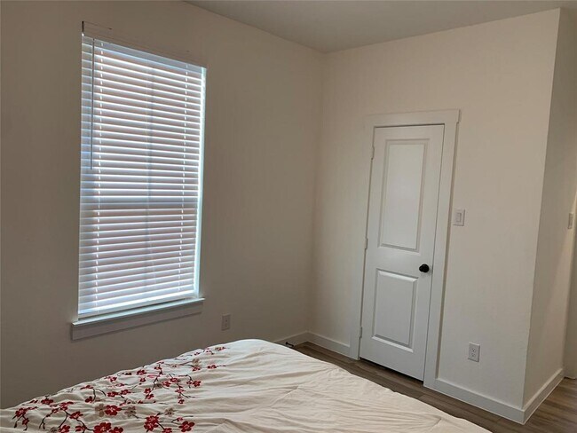 Foto del edificio - 2731 Garden Gate Ln