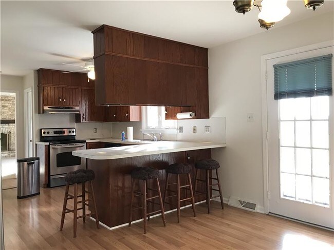 Foto del edificio - 212 Walnut Dr