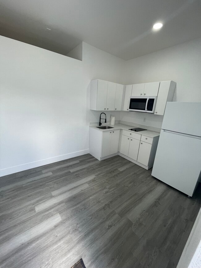 Kitchen - 32208 SW 194th Ct
