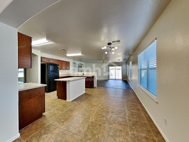 Building Photo - 2992 W Belle Ave