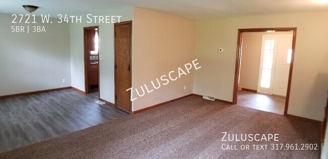 Foto del edificio - 5 Bedrooom Tri-level home