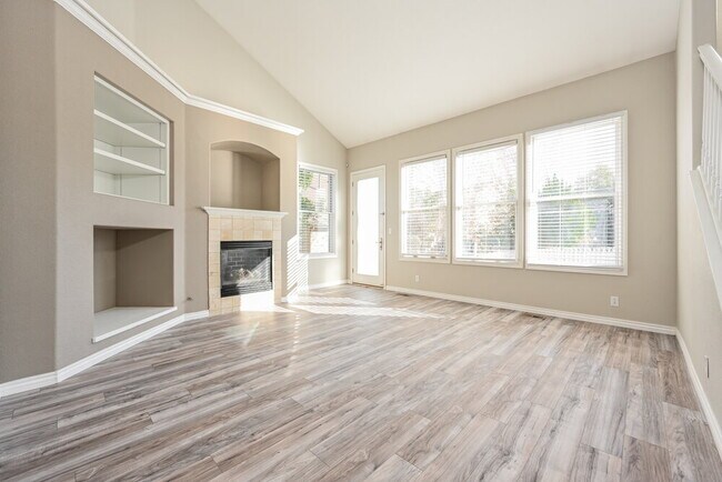 Foto del edificio - 4376 Foxberry Dr