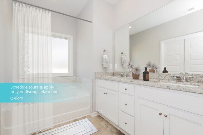 Foto del edificio - 1030 ECHO RIDGE RD.