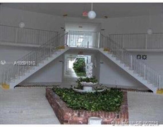 Foto del edificio - 6505 Winfield Blvd