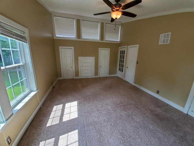 Building Photo - 720 Cecile Pl