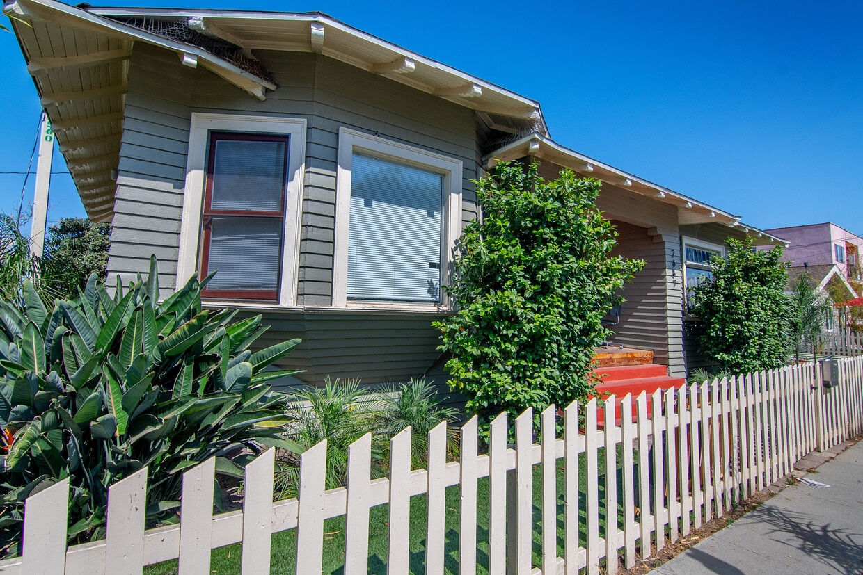 Photo - 2667 S Catalina St (Los Angeles, CA)
