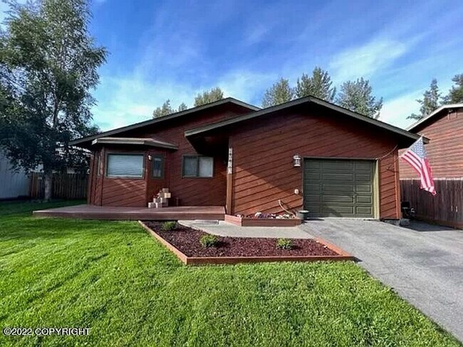 Building Photo - Stunning 3 bed 2 bath house