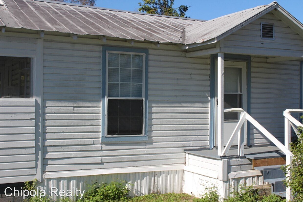 2003 Porter Ave, Grand Ridge, FL 32442 House Rental in Grand Ridge