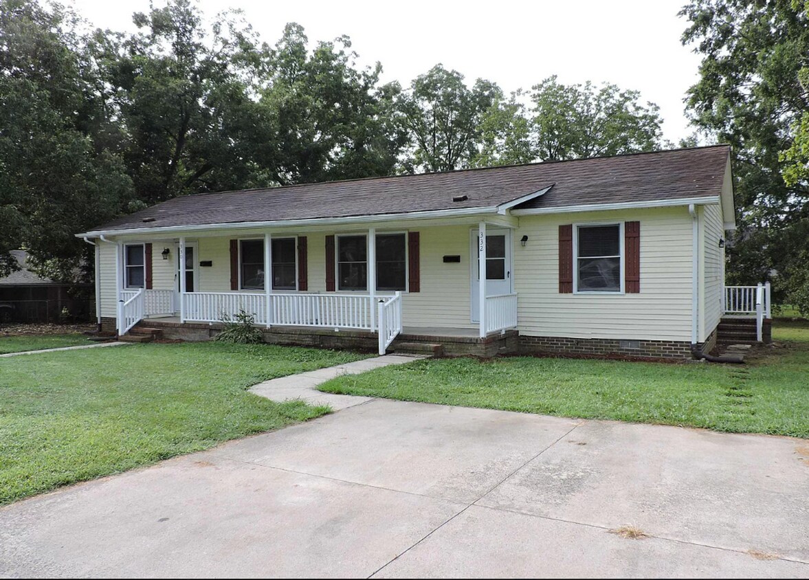 Primary Photo - Two bedroom, 1 bath a duplex in Graham