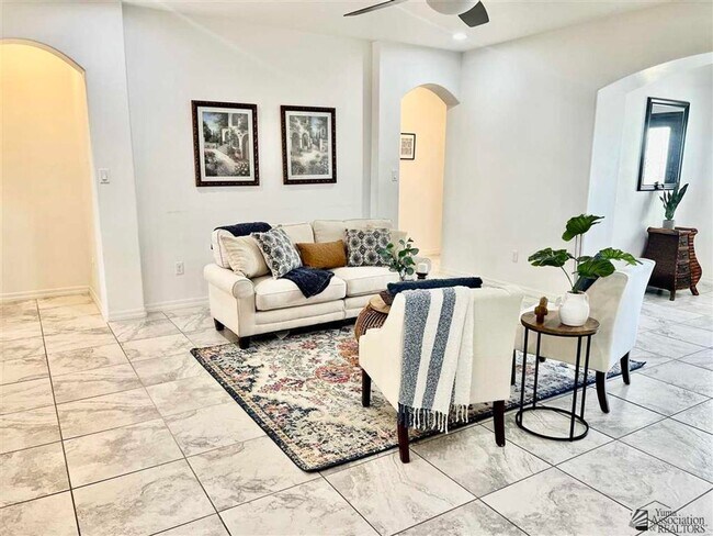 Building Photo - Gorgeous 4 bedroom for Lease