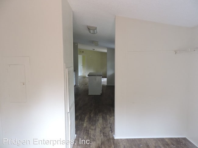 Building Photo - 4 br, 3 bath House - 333 Burkland Lane