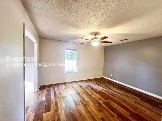 Foto del edificio - 6 Joel Ln