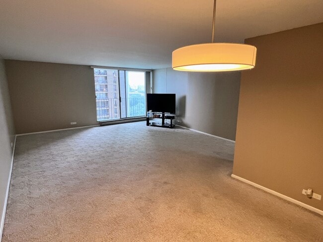 Foto del edificio - 6033 N Sheridan Rd