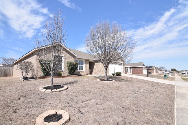 Foto del edificio - 5409 Lauren Lea Dr