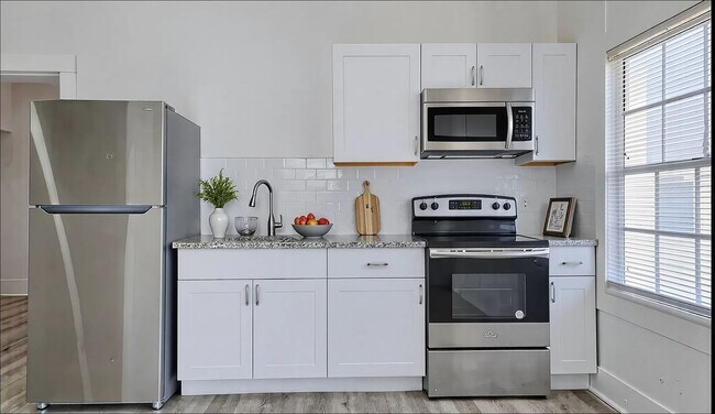 Foto del edificio - Charming 1-Bedroom Apartment in Sherman!