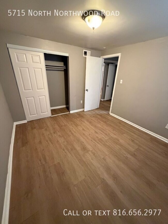 Foto del edificio - 5715 N Northwood Rd