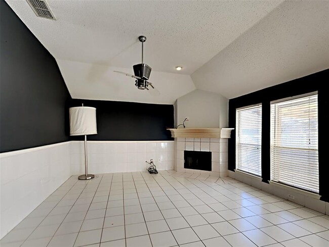 Building Photo - 7911 Clear Fork Trail