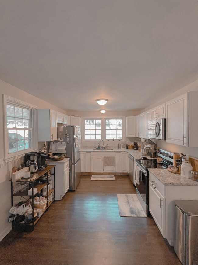 Building Photo - 3124 Trafalgar Dr