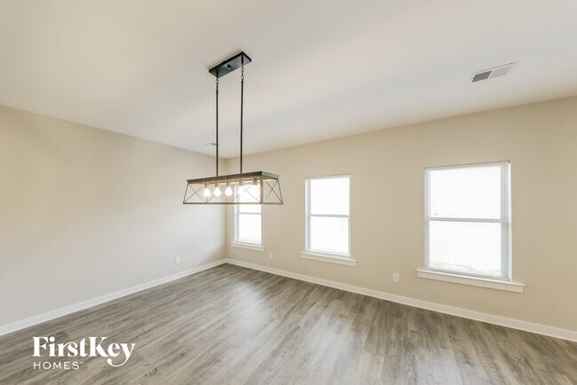 Foto del edificio - 234 Lakewood Ln