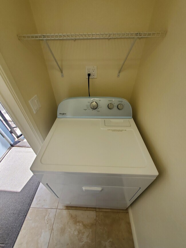 Secadora - 4864 Cape May Ave