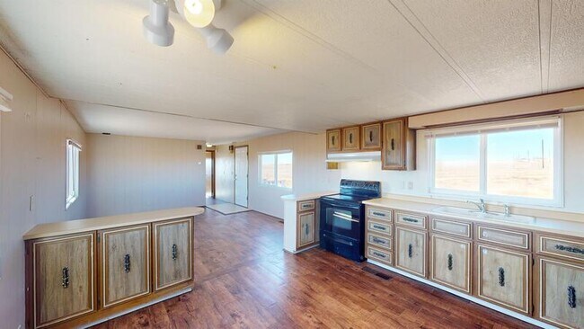 Building Photo - 9815 N Log Rd