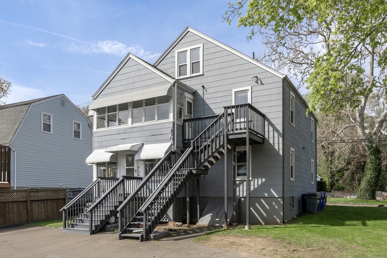 Primary Photo - 46 Ivy St