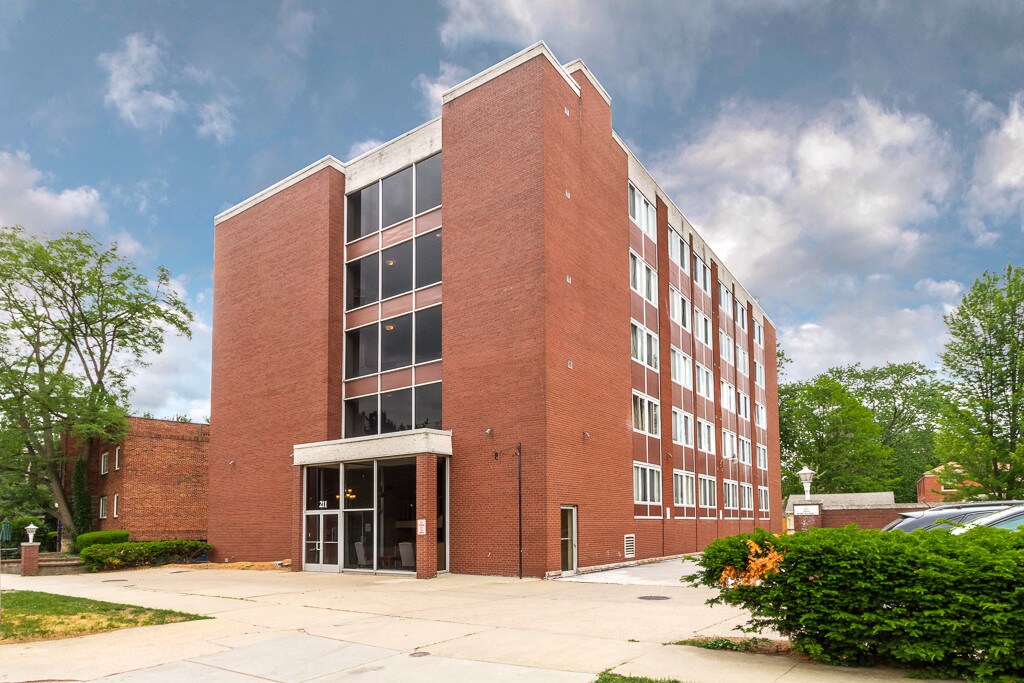 211 N Portage Path, Akron, OH 44303 Apartments in Akron, OH