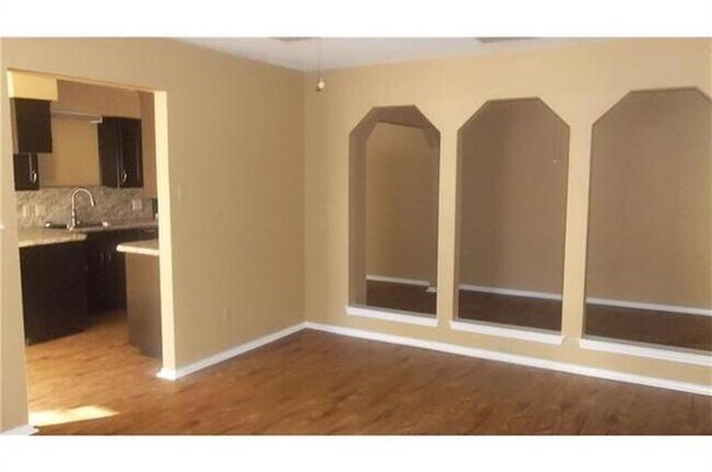 Building Photo - 604 Windgate Court