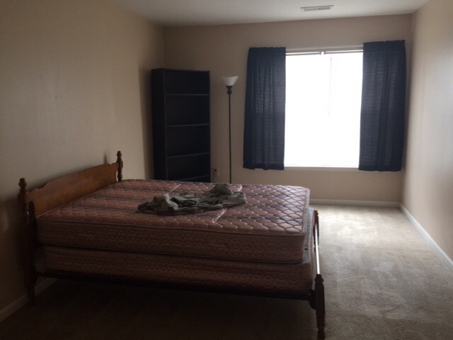 Master Bedroom - 205 Simpson Ave