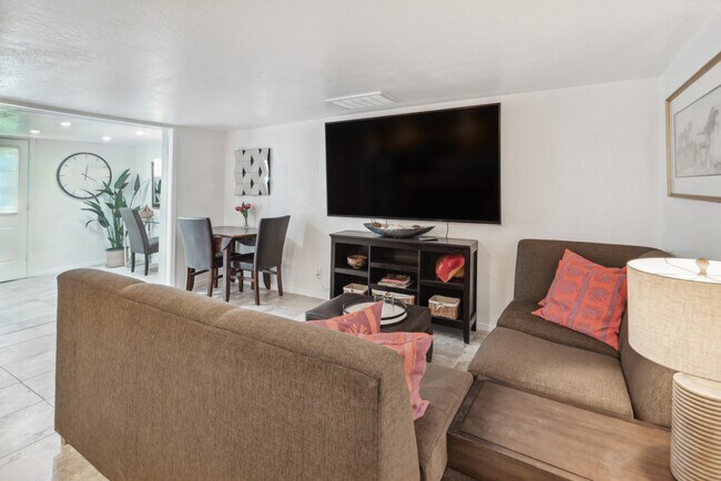Foto del edificio - 4531 E Becker Ln