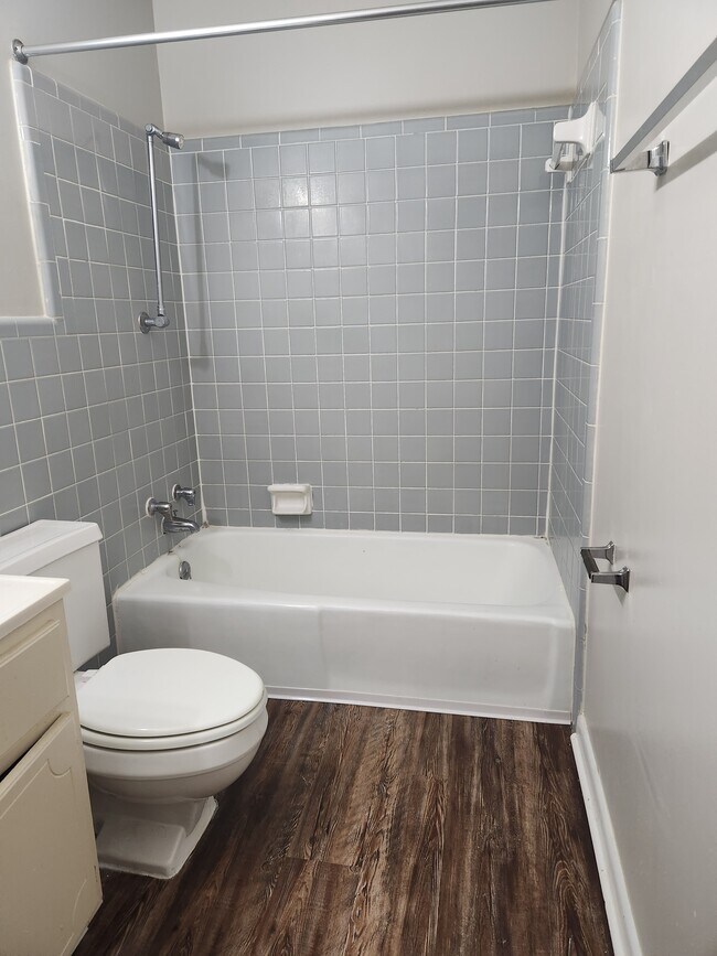 Baño - Camelot Apartments