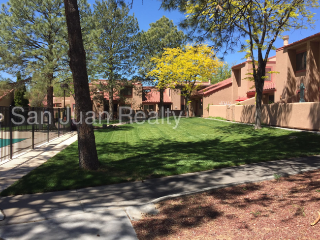 Building Photo - 2 Bedroom Condo in Country Club Villas