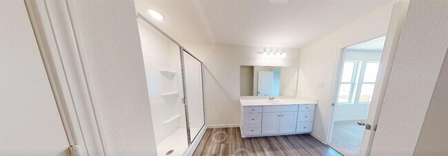 Foto del edificio - 384 Enforcer Lp