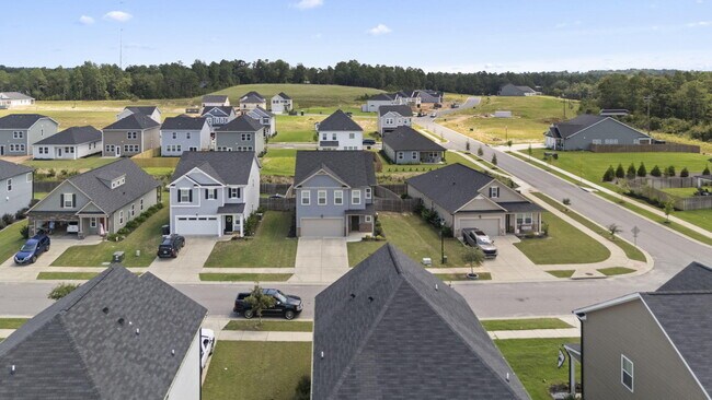 Foto del edificio - 912 Newburn Dr