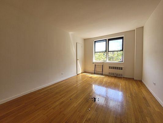 Foto del edificio - 2 bedroom in Bronx NY 10471