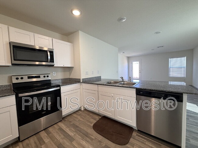 Foto del edificio - 2430 River Valley Cir