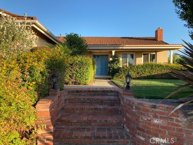 Building Photo - 25262 Via Piedra Roja