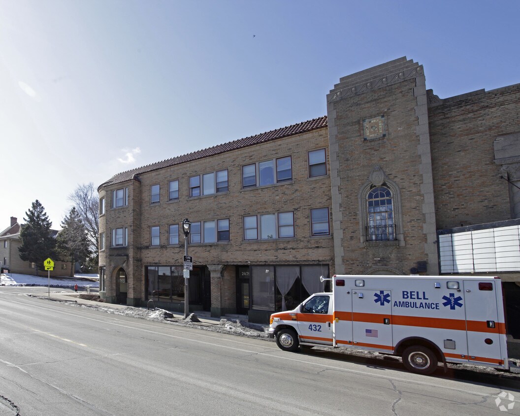 Building Photo - 2483 S Kinnickinnic Ave