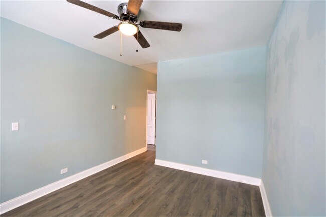 Foto del edificio - 8629 S Colfax Ave