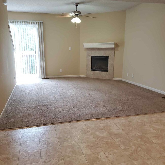 Building Photo - 425j Hawthorne Blvd