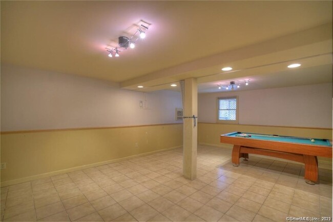 Foto del edificio - 8 Deer Ridge Rd