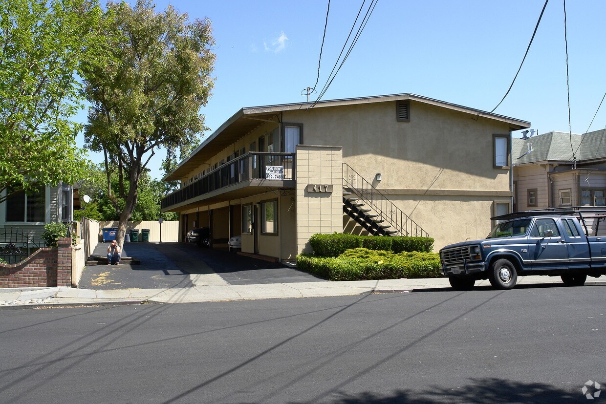 Building Photo - 417 Stambaugh St