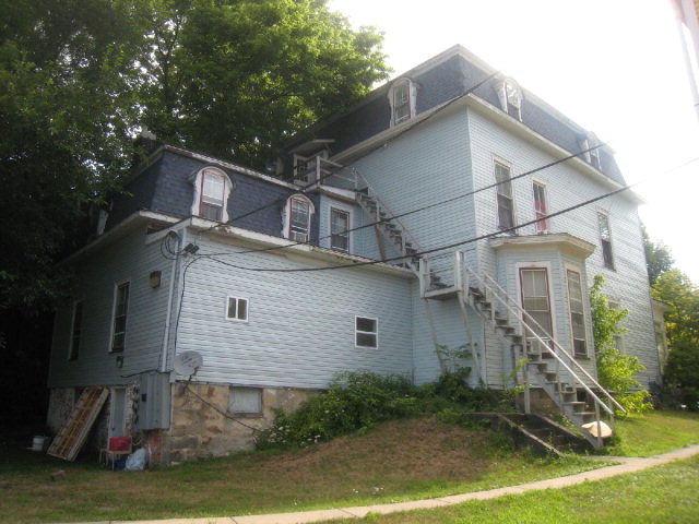 Building Photo - 902 Diamond Park