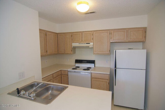 Building Photo - 2938 Mulberry Ln