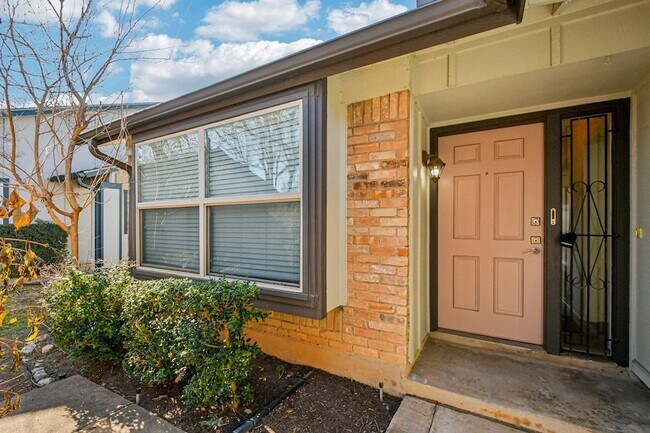 Building Photo - 9424 Singing Quail Dr