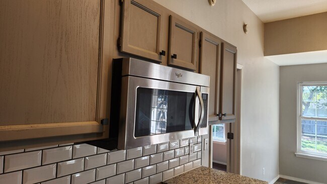 Foto del edificio - 11616 N 110th E Ave