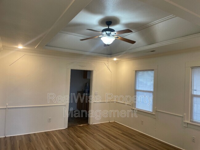 Foto del edificio - 300 Edwards St