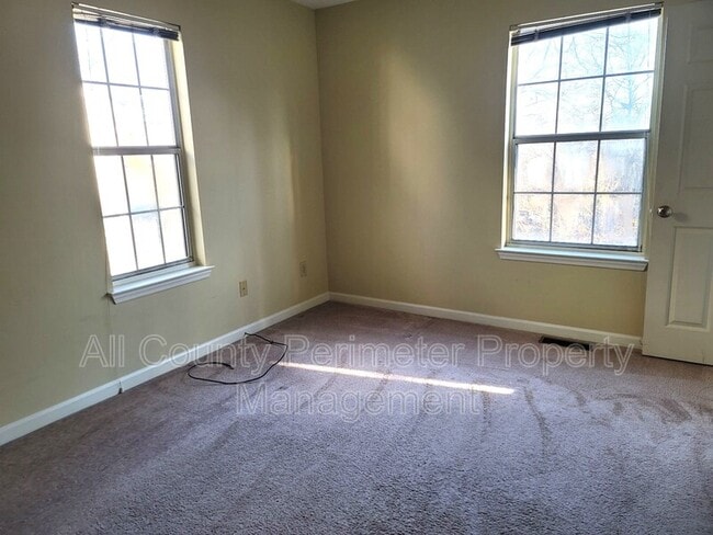Building Photo - 3758 Meadow Creek Dr