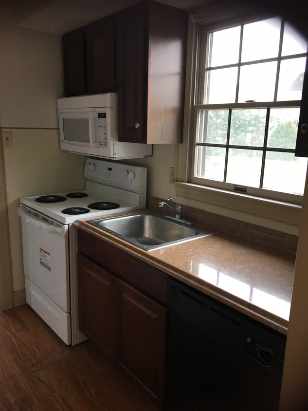 Kitchen - 1596 Turkey Trot Rd