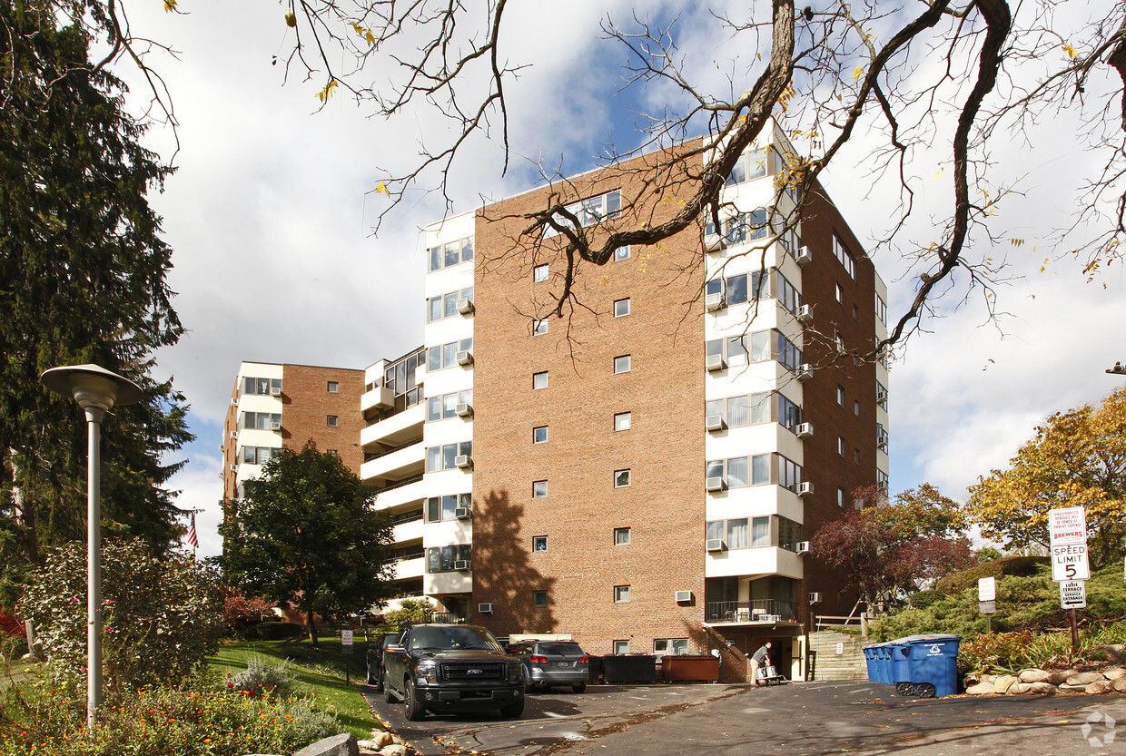 Foto principal - Lurie Terrace Senior Apartments